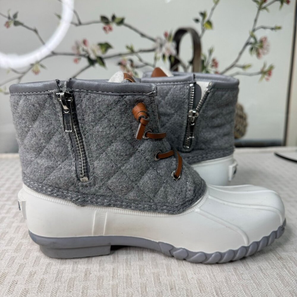 Nautica Womens Quilted Duck Boots Gray & White Size 6 - Picture 2 of 8